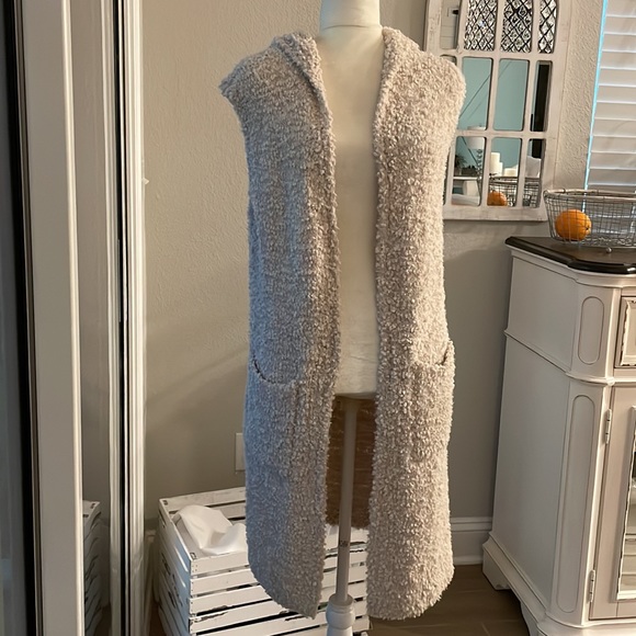 Rachel Zoe Sleeveless Cardigan with Hoodie - Picture 3 of 14